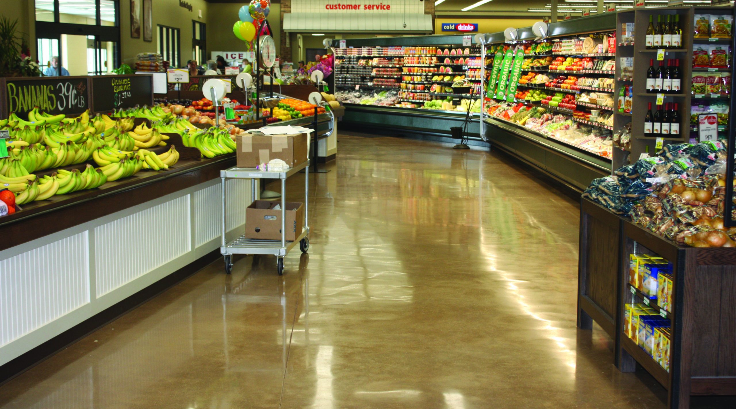 Grocery store polished concrete floor